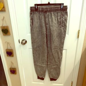 NWOT Grey cotton joggers size M